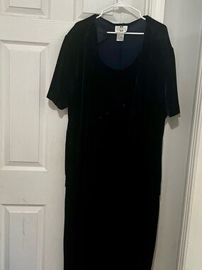 Studio C Navy Blue Velvet Top with Short Sleeves